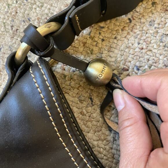 Vintage Tommy Hilfiger Shoulder Bag Purse Black Faux Leather Gold Tone Hardware - Picture 4 of 7